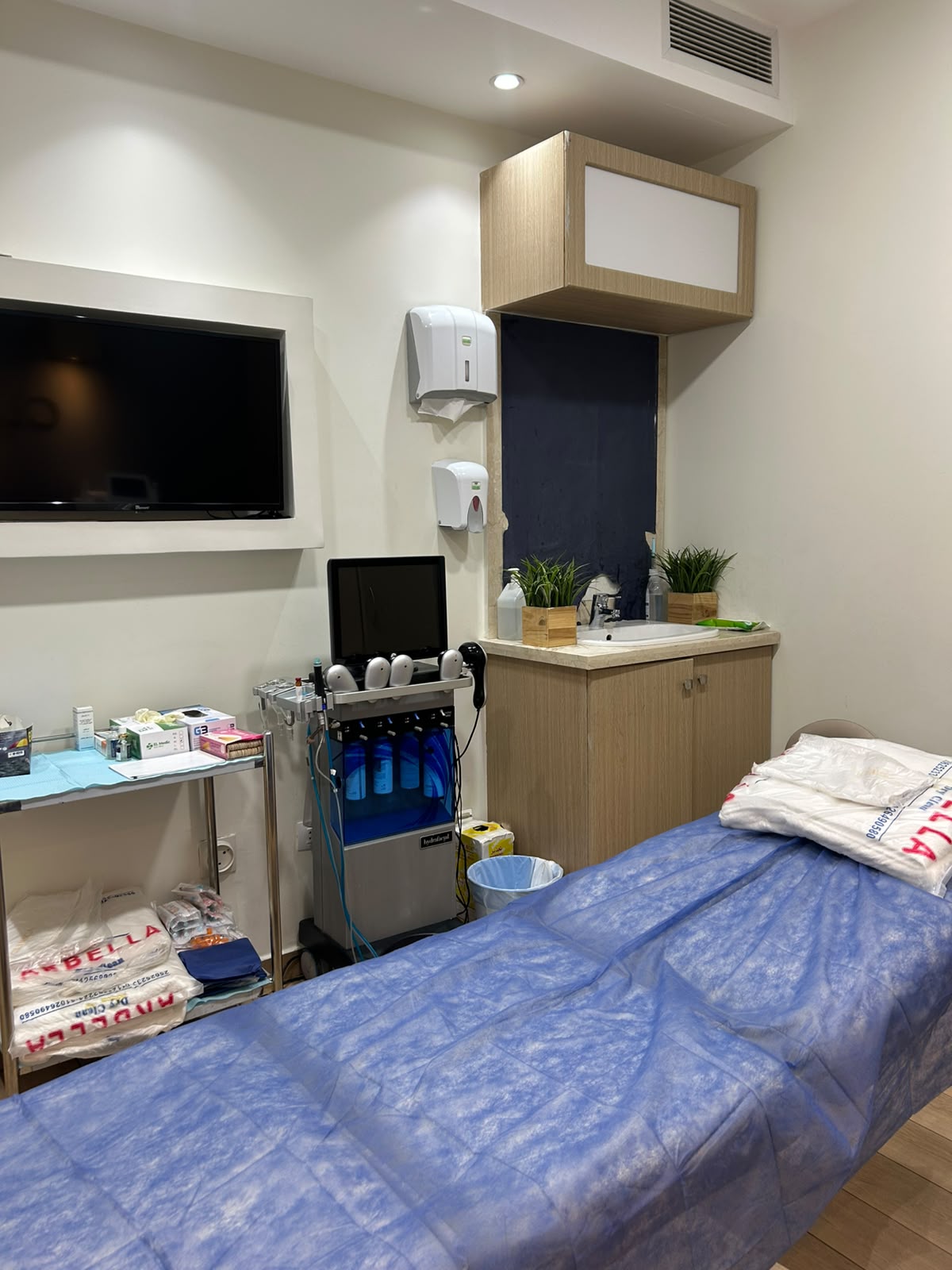 Hydrafacial Suite